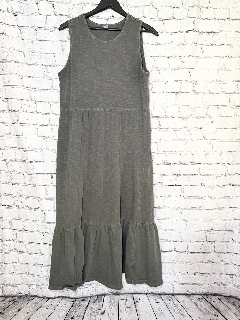 Gray old navy maxi dress. Size M